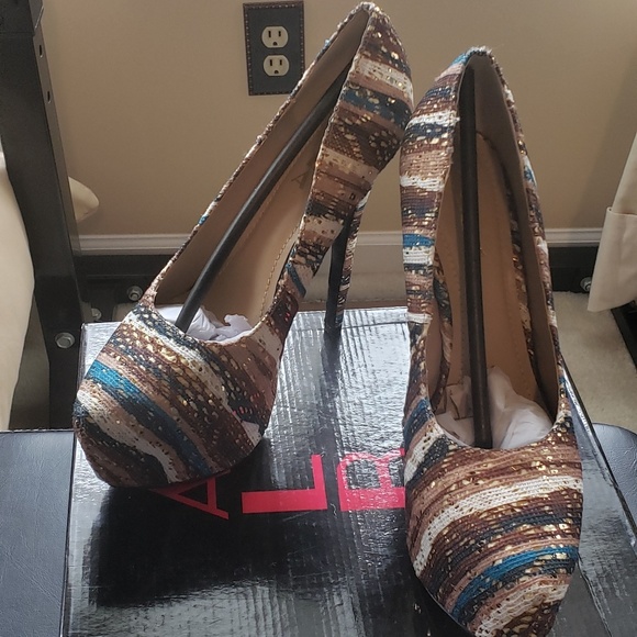 Alba Shoes - Women's heel